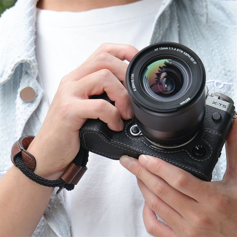 SmallRig Half Case with Wrist Strap for FUJIFILM X-T5