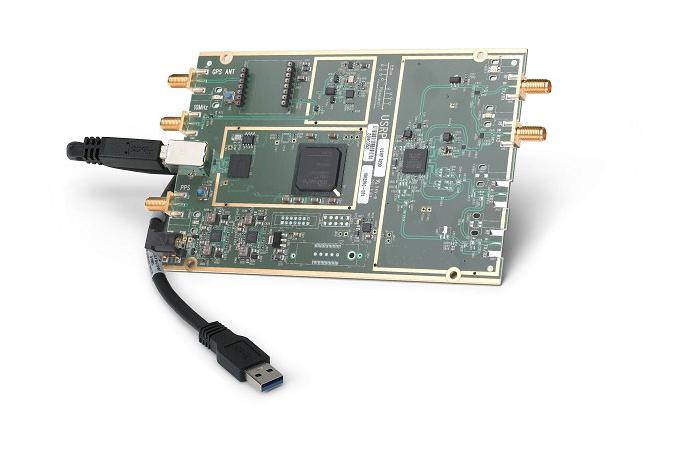 NI 782980-01 Software Defined Radio, USRP B200, 70 MHz to 6 GHz, 56 MHz Bandwidth, Spartan 6 XC6SLX75, USB 3.0