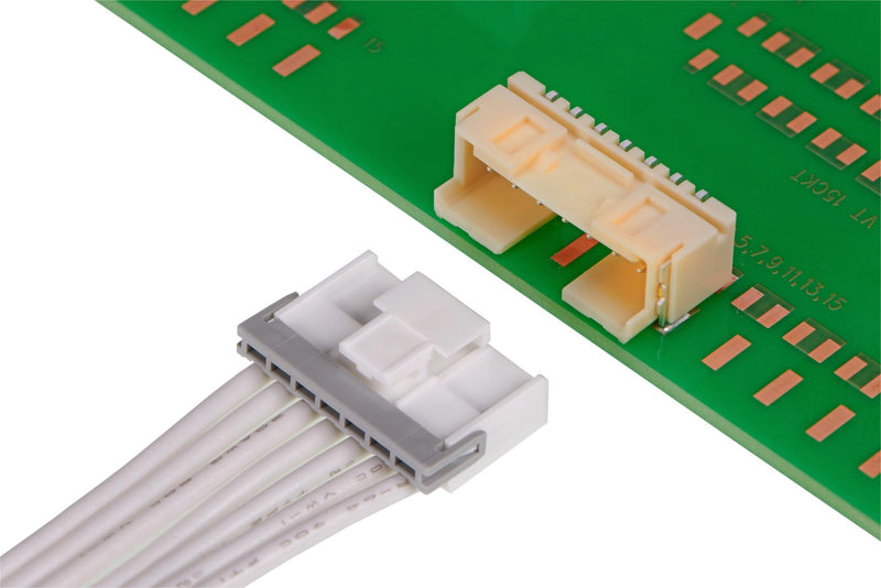 Molex 215932-0370 215932-0370 Pin Header Signal Wire-to-Board 2.5 mm 1 Rows 3 Contacts Surface Mount Right Angle