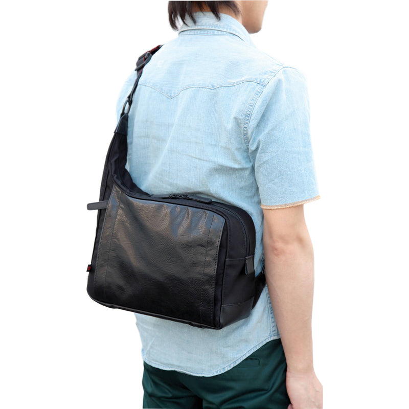 Artisan & Artist RR4-05C Camera Sling Bag (Black)