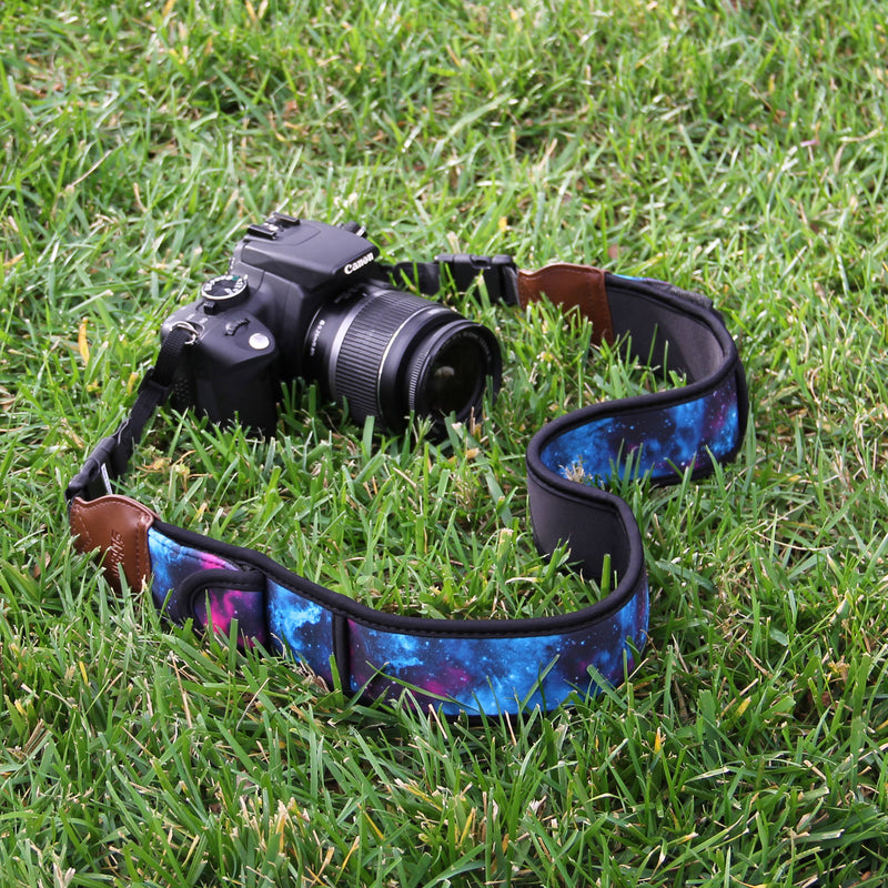 USA GEAR TrueSHOT CAM-STRAP (Galaxy)