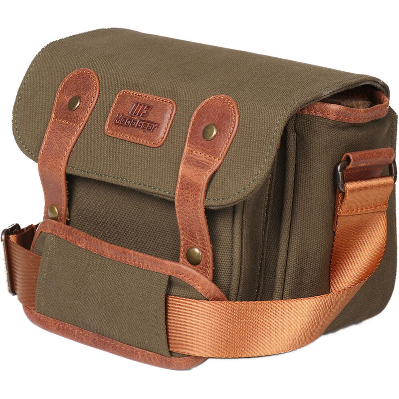 MegaGear Torres Pro Leather Vintage Messenger Bag (Camel)