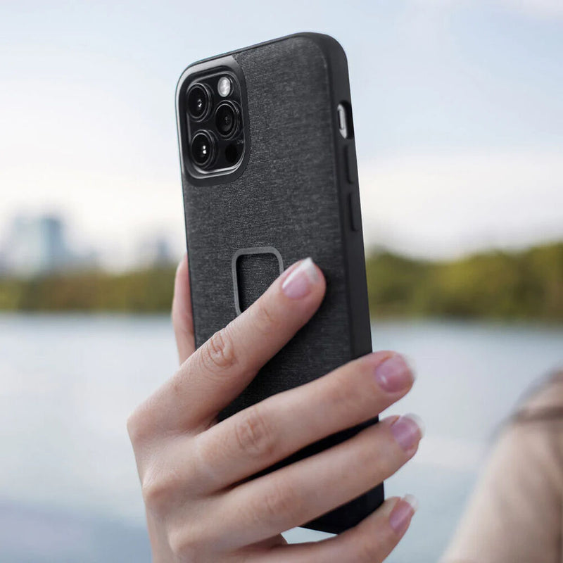 Peak Design Mobile Everyday Smartphone Case for iPhone 14 (Charcoal)